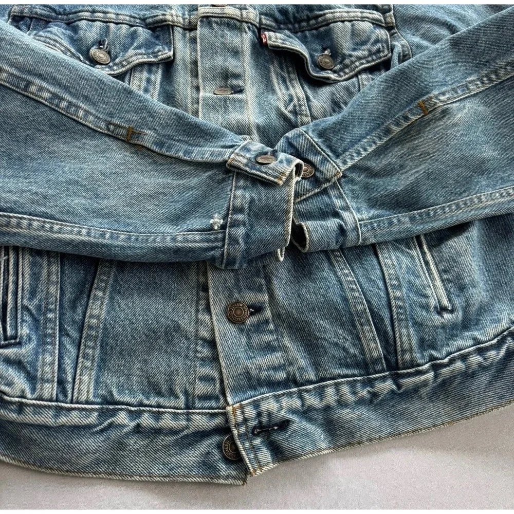 Levi's Denim Trucker Jacket Mens 42R Blue Vintage 70506-0214 Made in USA